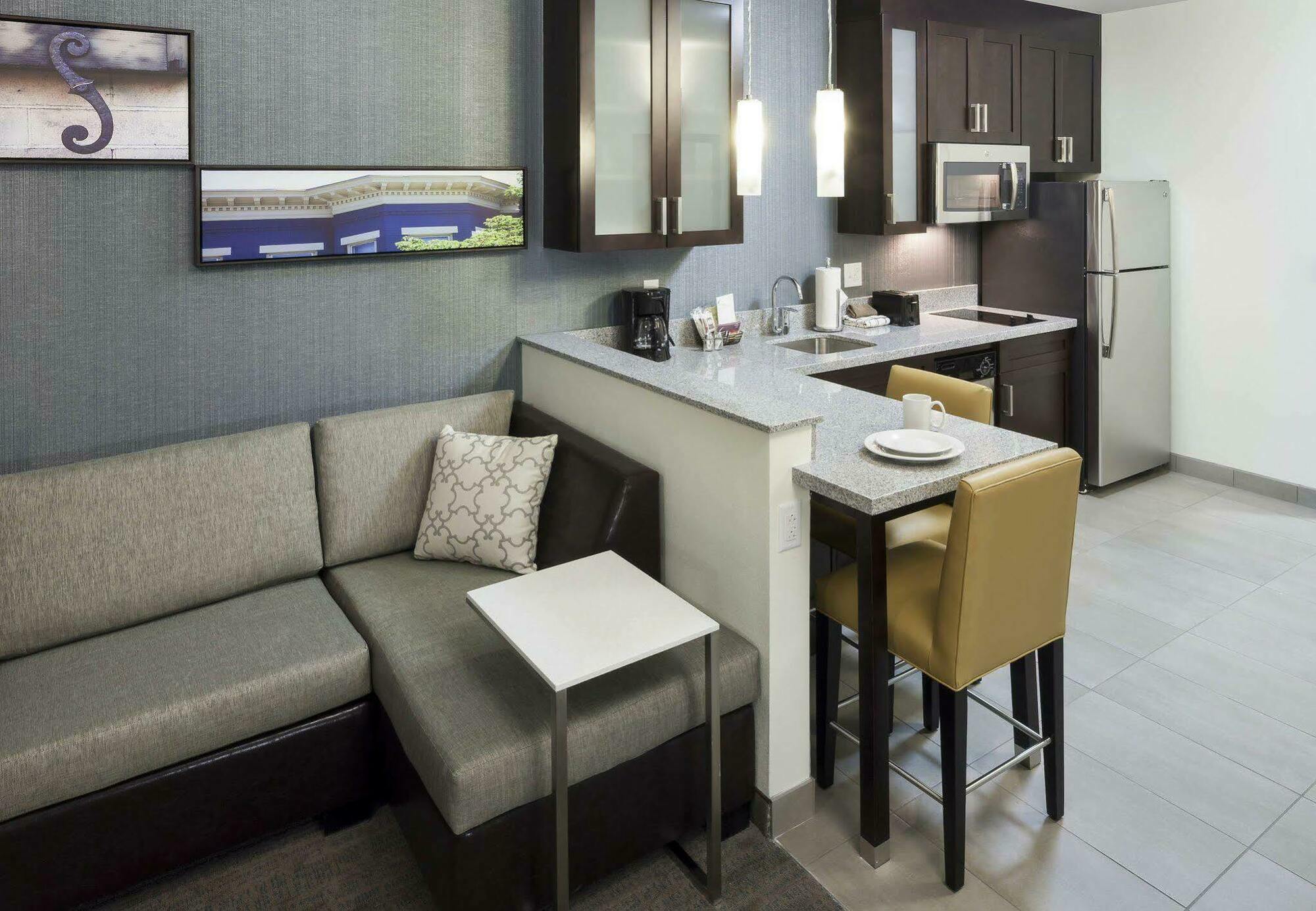 Residence Inn By Marriott Richmond Downtown מראה חיצוני תמונה